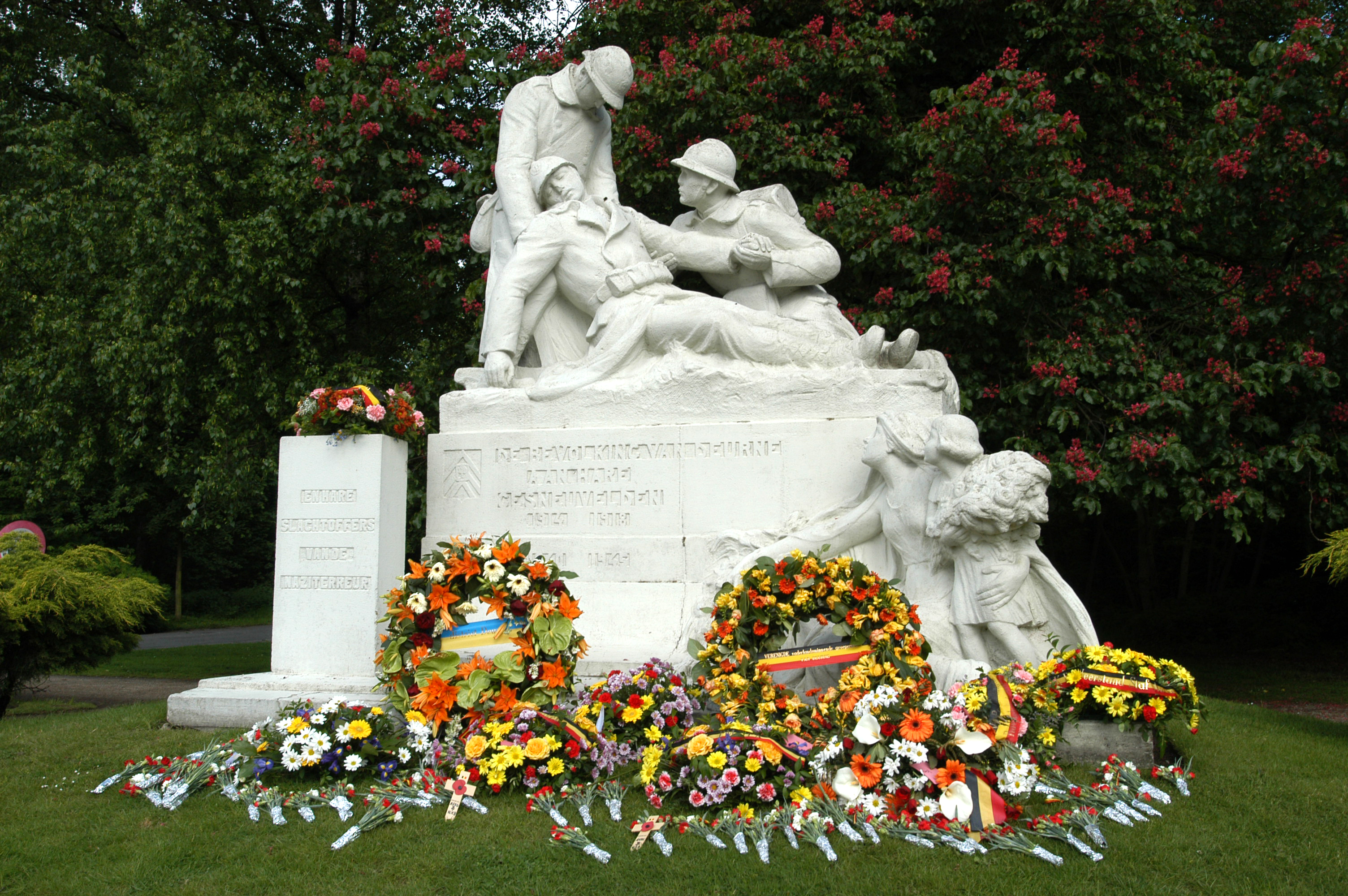 Monument der Gesneuvelden' aan het kasteel Sterckshof